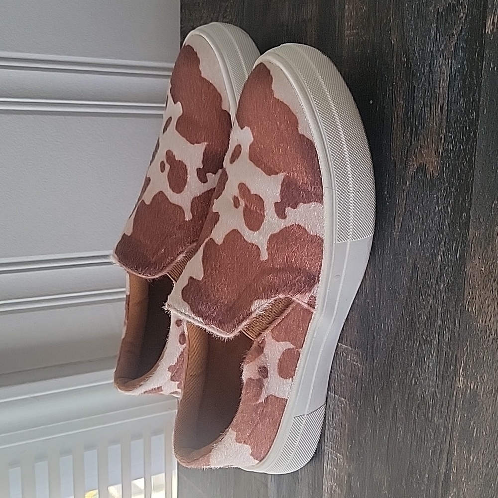 Cowprint sneakers